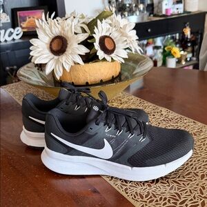 Nike Run Swift 3 Running Shoe, Size 9